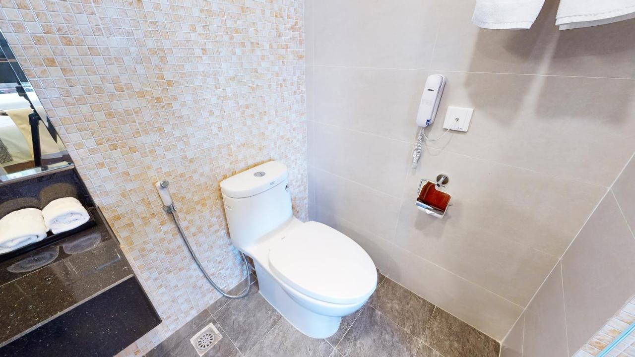 Cau Giay Hotel - By Bay Luxury Hanoi Exteriör bild