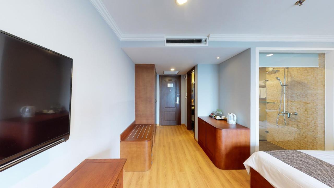 Cau Giay Hotel - By Bay Luxury Hanoi Exteriör bild