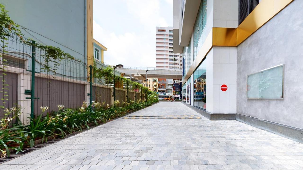 Cau Giay Hotel - By Bay Luxury Hanoi Exteriör bild