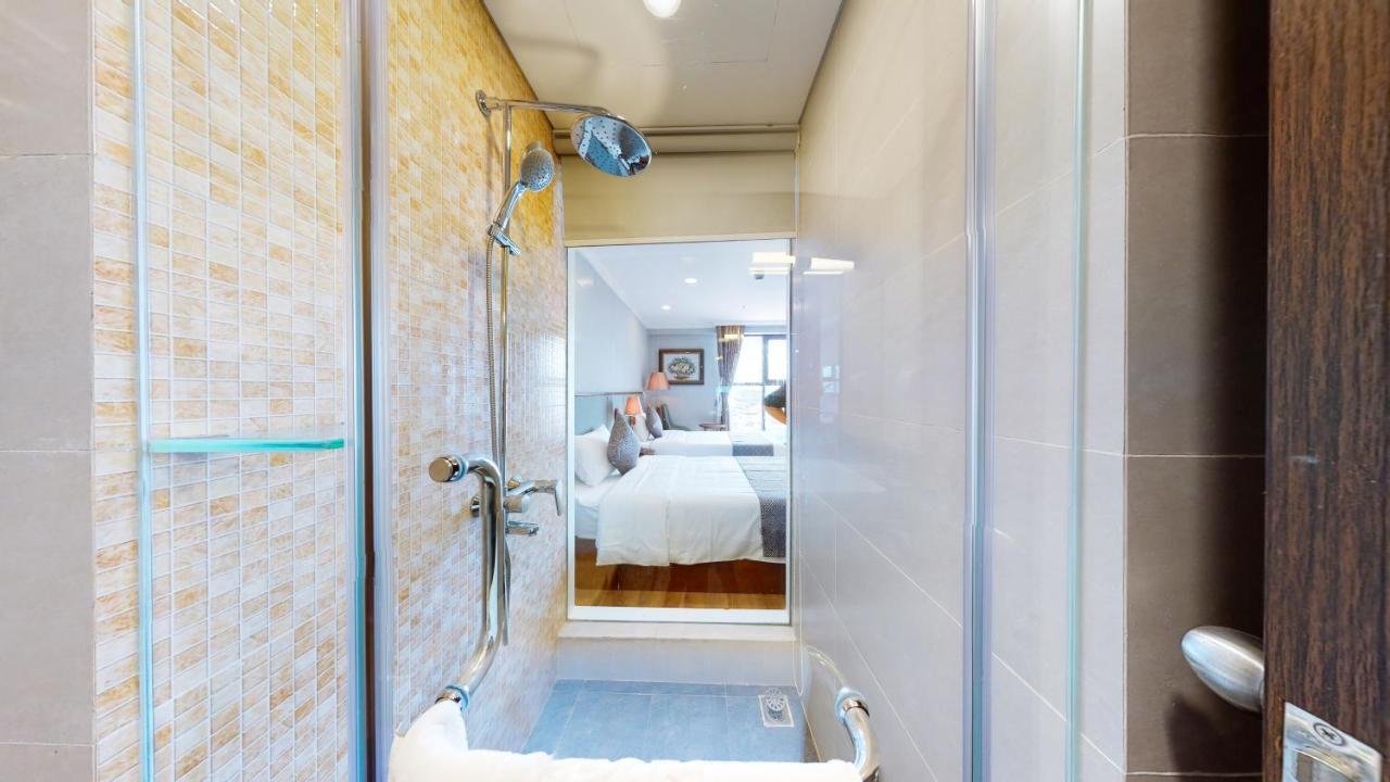 Cau Giay Hotel - By Bay Luxury Hanoi Exteriör bild
