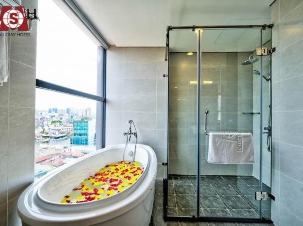 Cau Giay Hotel - By Bay Luxury Hanoi Exteriör bild