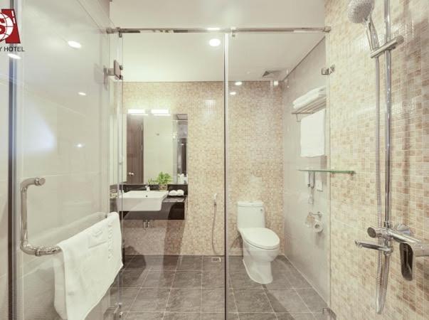 Cau Giay Hotel - By Bay Luxury Hanoi Exteriör bild